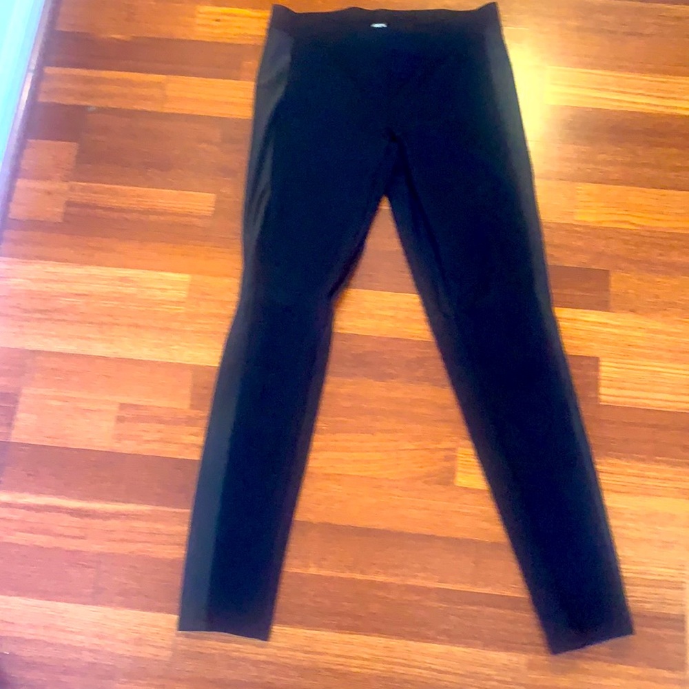 Express scuba leggings in like new condition. Size M